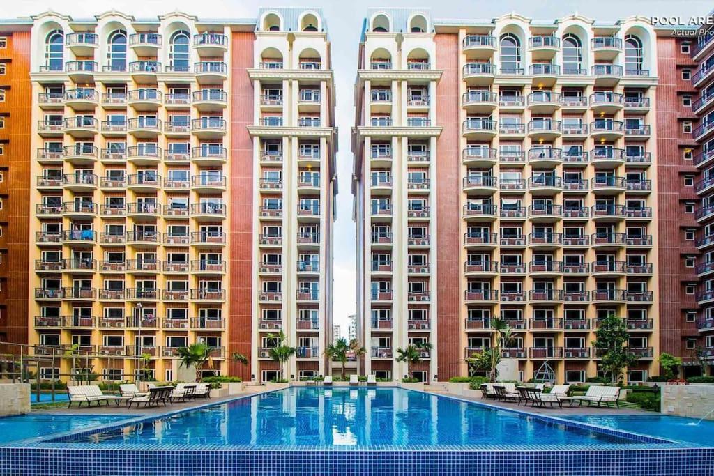 Monarch Parksuites - Balmoral Place Paranaque City Exterior photo