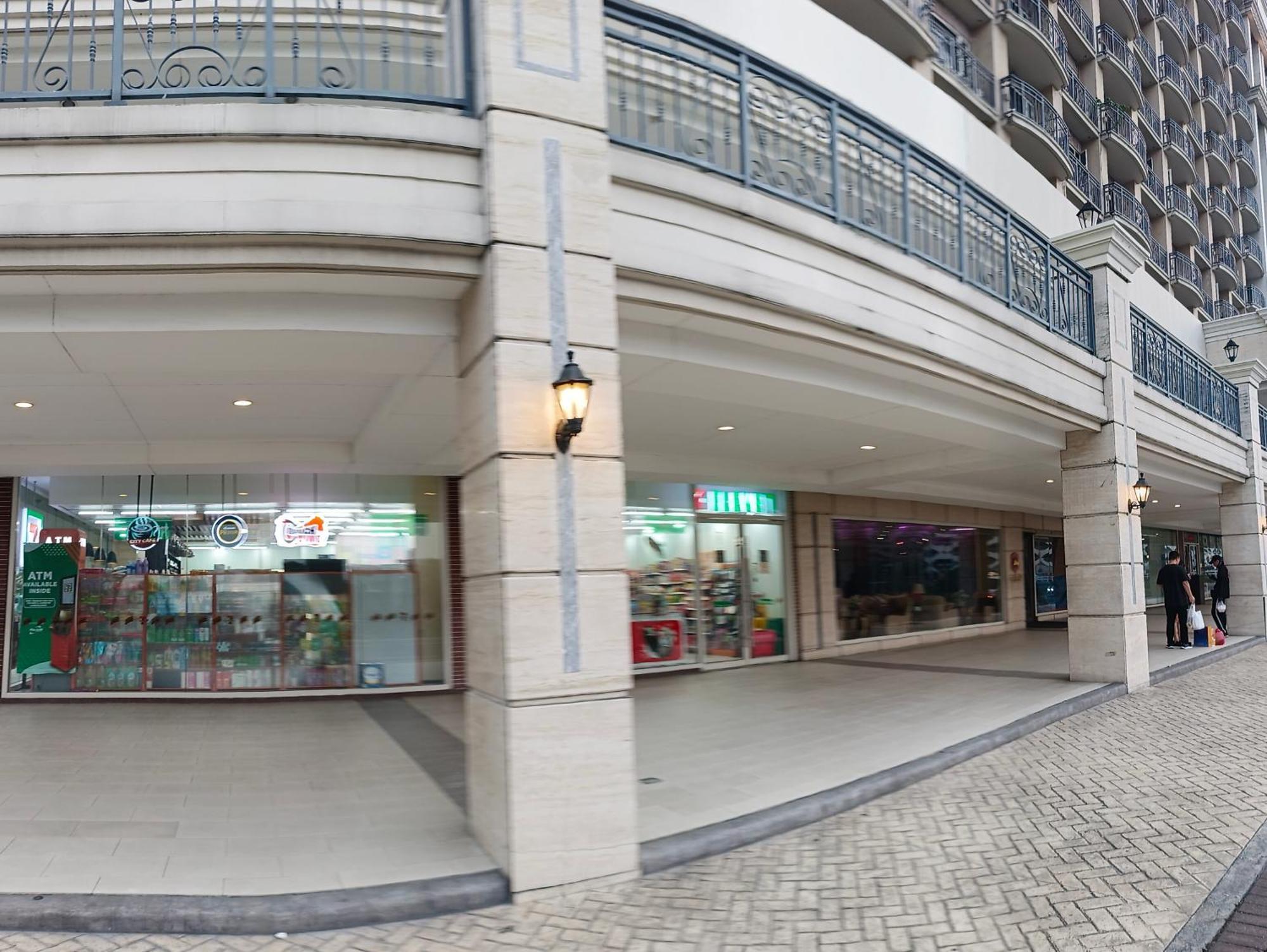 Monarch Parksuites - Balmoral Place Paranaque City Exterior photo